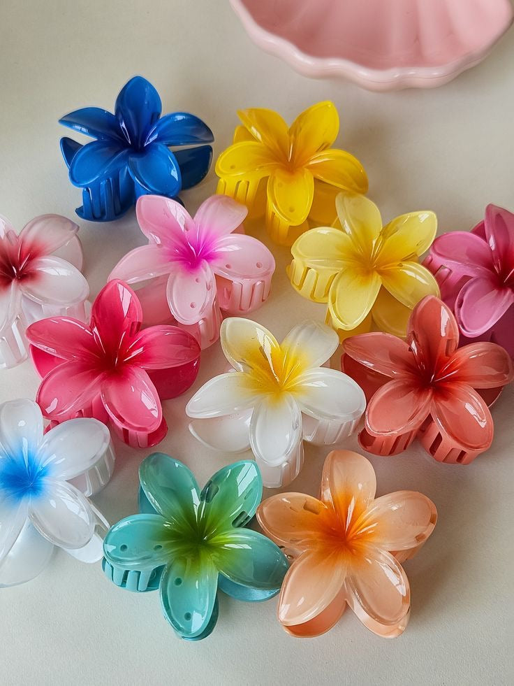 Bloom hair claw clip - Small Size (random colour)