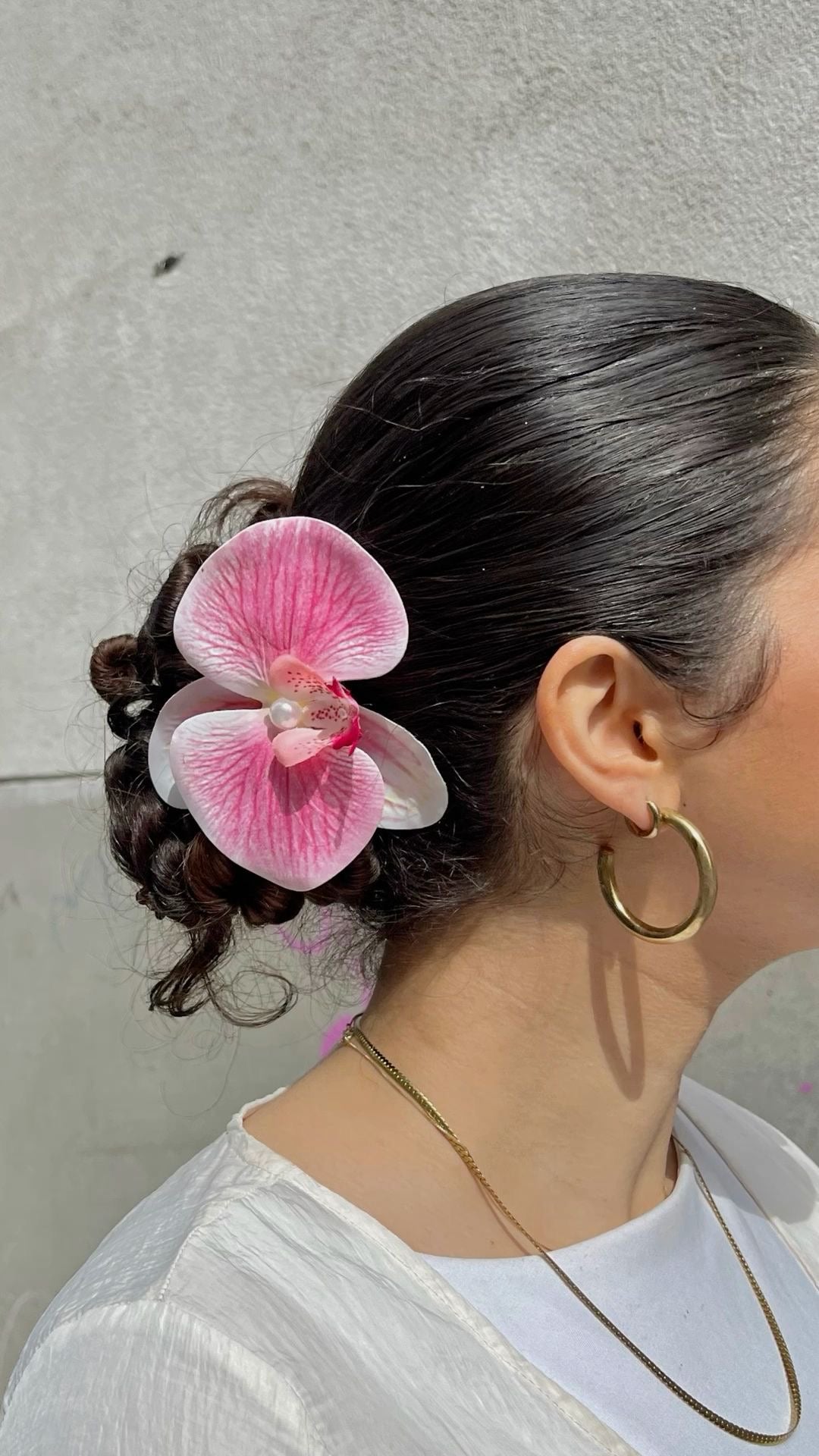 Orchid clip (random colour)