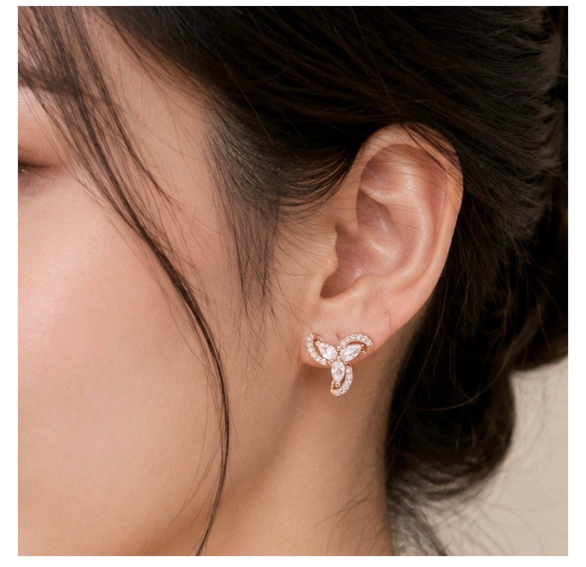 Rosegold rhinestone studs