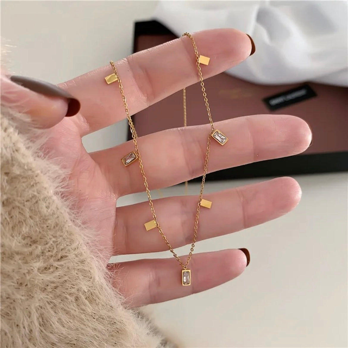 Minimal charm necklace