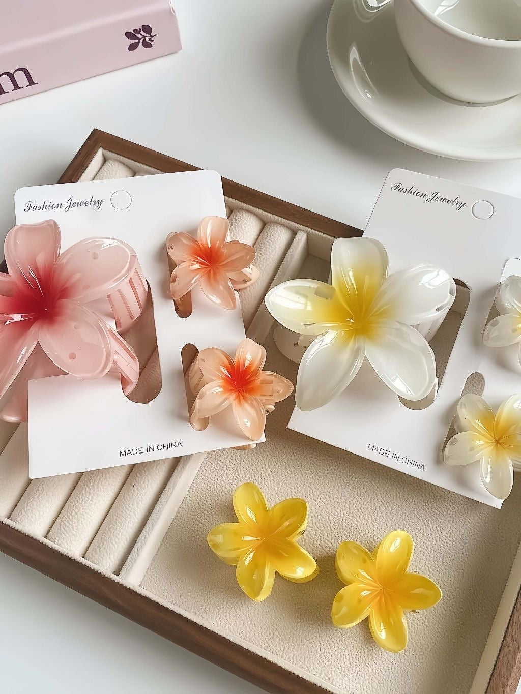 Glossy Flower claw clip set of 3 (random colour)